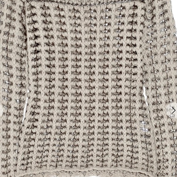 Smoking deal on a cashmere, Duffy, cable knit sweater. Perfect for any season. - Picture 4 of 7
